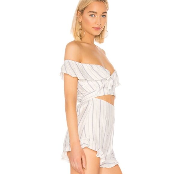 NWOT superdown Sarah Off Shoulder Romper in white stripe size small - Picture 2 of 3